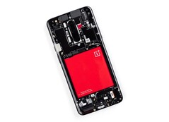 dbrand beschuldigt Casetify, die