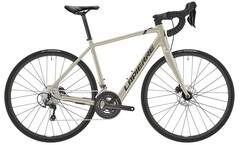 Das überaus leichte E-Sensium 3.2 Rennrad ist im E-Bike-Angebot von FahrradXXL um mehr als 700 Euro reduziert (Bild: Lapierre)