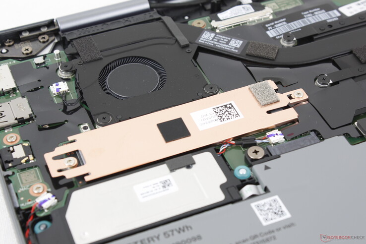 Die Primäre M.2-SSD kommt mit eigenem Wärmespreizer