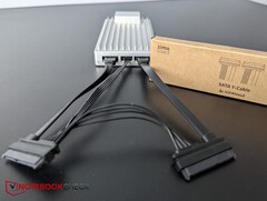 Endlich ist auch das Y-Kabel standardmäßig dabei