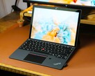 Tastatur und Active Stylus liegen bei: Lenovo ThinkPad X12 Detachable G2 (Bild: Christian Hintze)