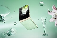 Das Tecno Phantom V Flip2 wird als günstigere Alternative zum Samsung Galaxy Z Flip6 positioniert. (Bildquelle: Tecno)