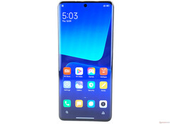 Das Xiaomi 13 Pro ist ohne den Umweg über einen Import wieder für deutlich unter 1.000 Euro erhältlich (Bild: Marcus Herbrich)