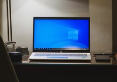 Microsoft bietet erstmals auch für Konsumenten ein Abo für verlängerten Windows-Support an. (Bild: Arnav Singhal)