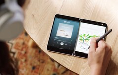 Das Microsoft Surface Duo bietet zwei Displays an einem 360-Grad-Scharnier, wodurch sich interessante Möglichkeiten ergeben. (Bild: Microsoft)