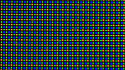 Die OLED-Displays setzen auf eine RG/BG-Sub-Pixel-Matrix bestehend aus einer roten, einer blauen und jeweils einer grünen Leuchtdiode.