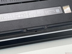 Schieber zum Entriegeln der Bodenplatte