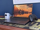 Lenovo Pro 9i 16 G11 Aura Edition Test: Eine direkte Antwort auf das Dell XPS 16