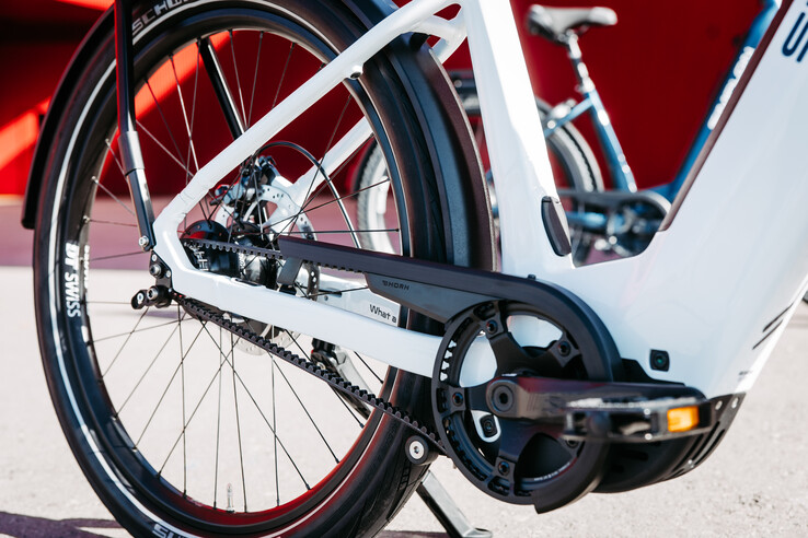 Je nach Version ist auch keine Kette, sondern ein Karbonriemen vorhanden (Bildquelle: Simplon)