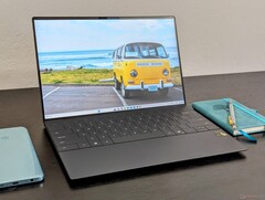 Das rabattierte Dell XPS 13 ist ein kompaktes OLED-Notebook mit einer sehr langen Akkulaufzeit (Bildquelle: Allen Ngo)