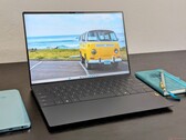 Das rabattierte Dell XPS 13 ist ein kompaktes OLED-Notebook mit einer sehr langen Akkulaufzeit (Bildquelle: Allen Ngo)