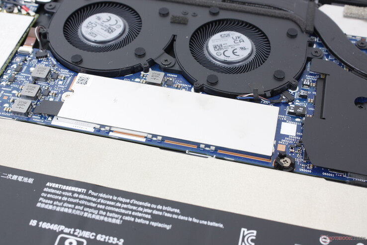 M.2 2280 SSD unter der Aluminiumabdeckung