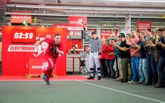 Startschuss fürs Bezahlen via NFC: Ab Herbst können Käufe in Mediamarkt- und Saturn-Filialen drahtlos abgewickelt werden.