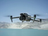 Die DJI Air 3S soll vor allem bei wenig Licht bessere Videos aufzeichnen. (Bildquelle: DJI)