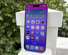 Laut Apple erreicht das 6,3 Zoll große OLED-Panel des iPhone 17 im Freien eine Helligkeit von bis zu 3000 Nits.