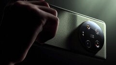 Nach dem Xiaomi 13 Ultra auf IMX989 und IMX858 Basis soll das Xiaomi 14 Ultra offenbar ein ganz neues Set an Sony Lytia Kamerasensoren erhalten, meldet ein Leaker.