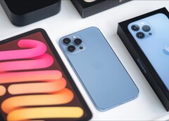 Das Apple iPhone 13 Pro darf in Brasilien nicht mehr verkauft werden, wenn Apple kein Ladegerät beilegt. (Bild: Phúc Khang Mobile)