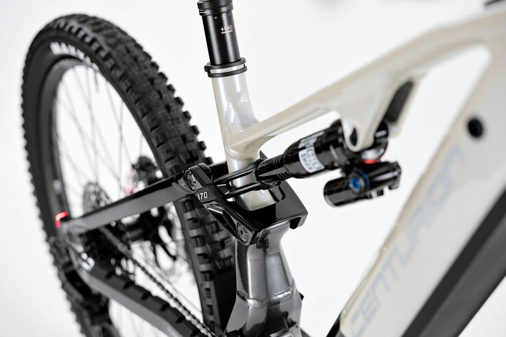 Ein Dämpfer ist vorhanden, eine Federgabel ebenfalls (Bildquelle: Centurion)