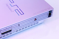 Die Sony PS5 erhält Retro-Themes im Stil vergangener PlayStation-Konsolen. (Bildquelle: Nikita Kostrykin)
